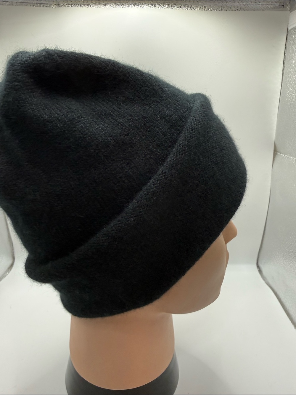 Brora 100% Cashmere Black Beanie Hat Made in Scotland Luxury Knit Winter Cap - Picture 3 of 8
